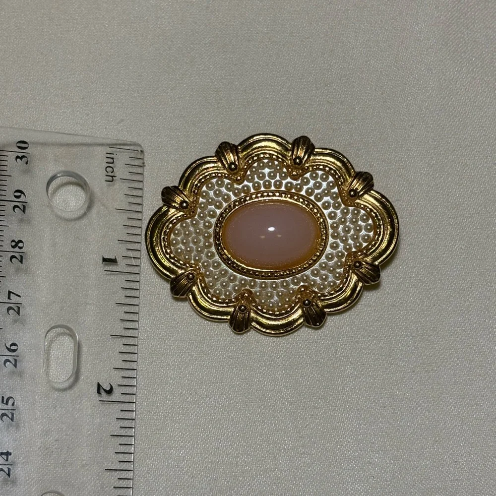 Vintage Avon Victorian Spring Gold Tone Brooch